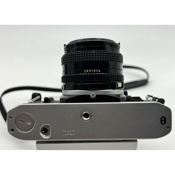 Canon AE-1 35mm SLR Film Camera w/ 50mm f1.8 S.C. & 80-200 mm 1:3.9 Lens-Manuals - Picture 7 of 13